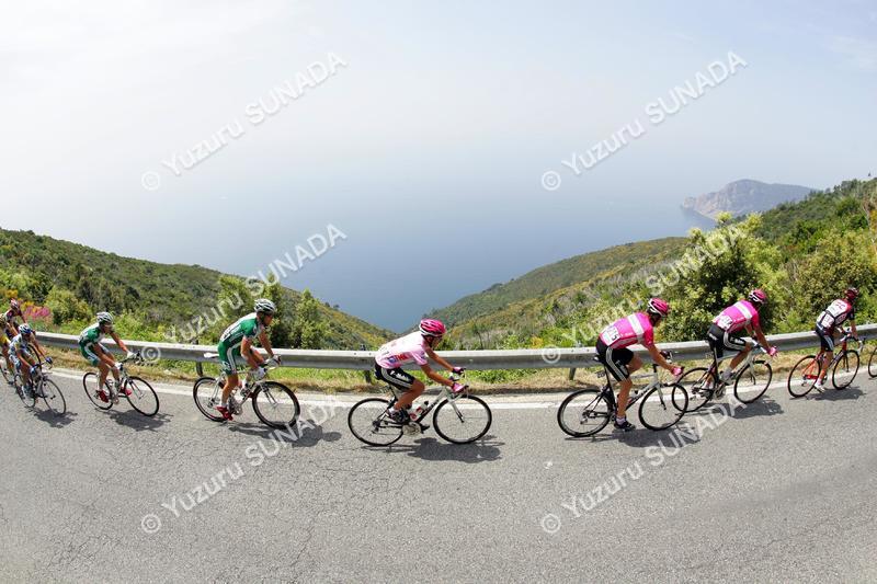 Peloton at Monterosso al Mare002p.jpg